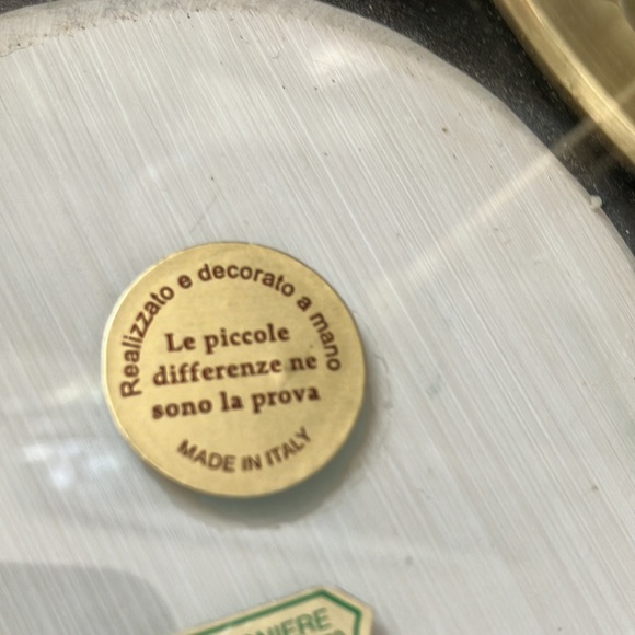 Italian carved porcelain mother / daughter - unbelievable detail ! Made in Italy - Picture 6 of 7